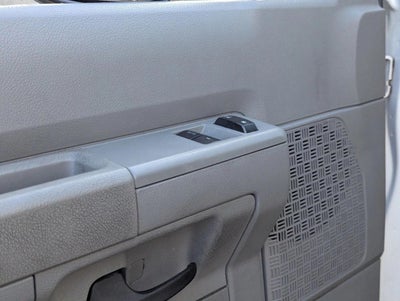 2022 Ford E-Series Cutaway Base