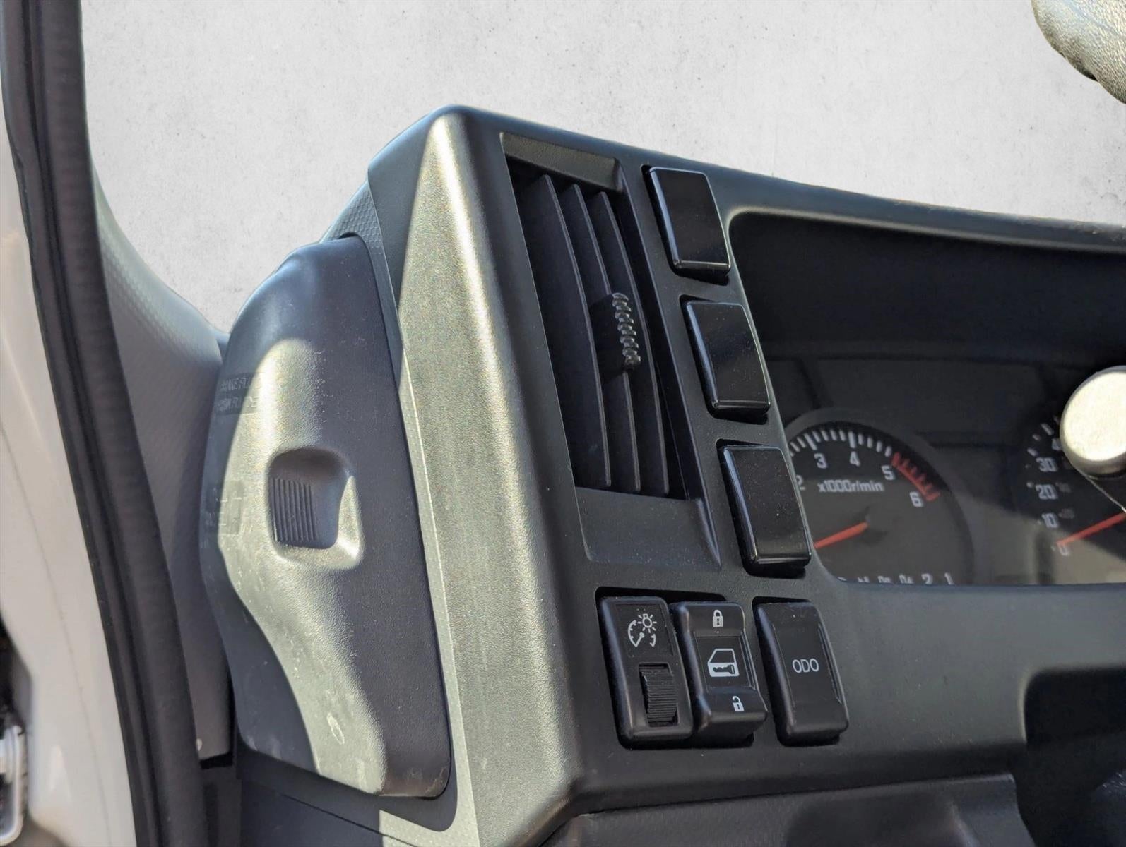 2023 Chevrolet Low Cab Forward 4500 1WT