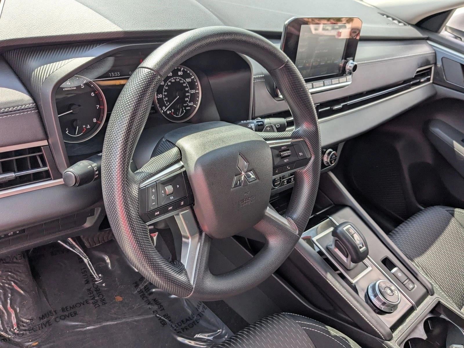 2024 Mitsubishi Outlander ES