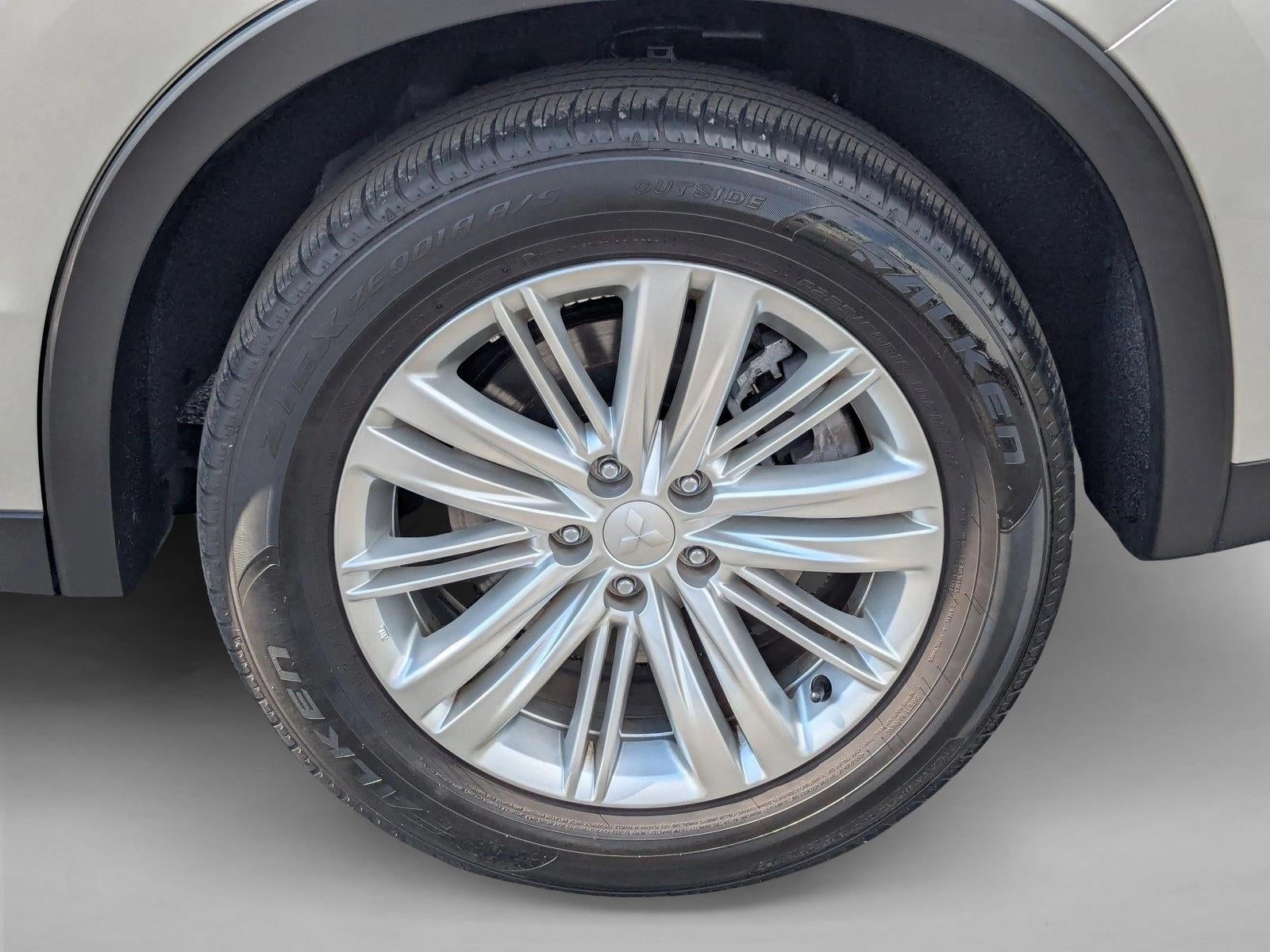 2024 Mitsubishi Outlander ES