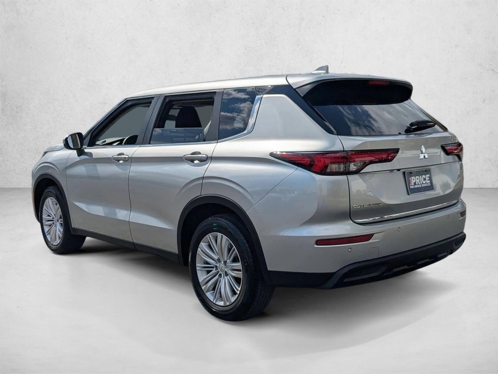 2024 Mitsubishi Outlander ES