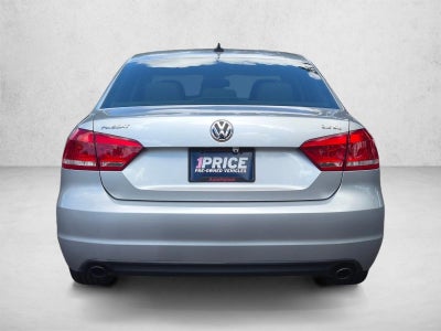 2012 Volkswagen Passat 4dr Sdn 3.6L V6 DSG SE w/Sunroof & Nav