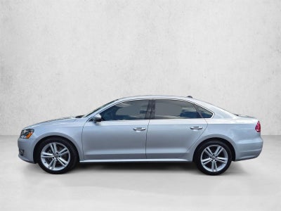 2012 Volkswagen Passat 4dr Sdn 3.6L V6 DSG SE w/Sunroof & Nav