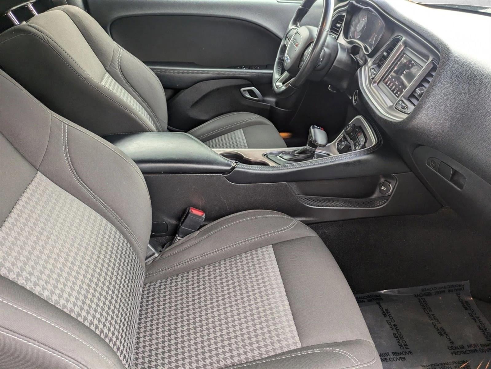 2022 Dodge Challenger SXT RWD