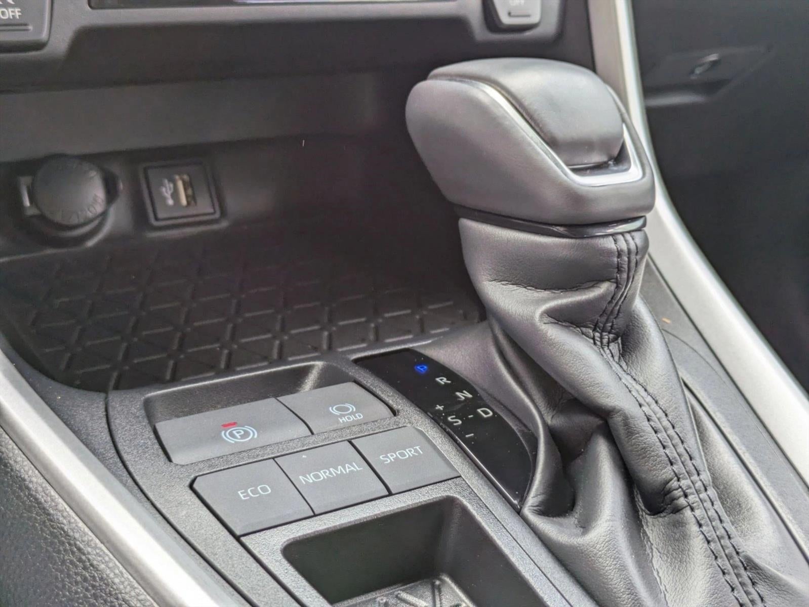 2025 Toyota RAV4 XLE Premium FWD (Natl)