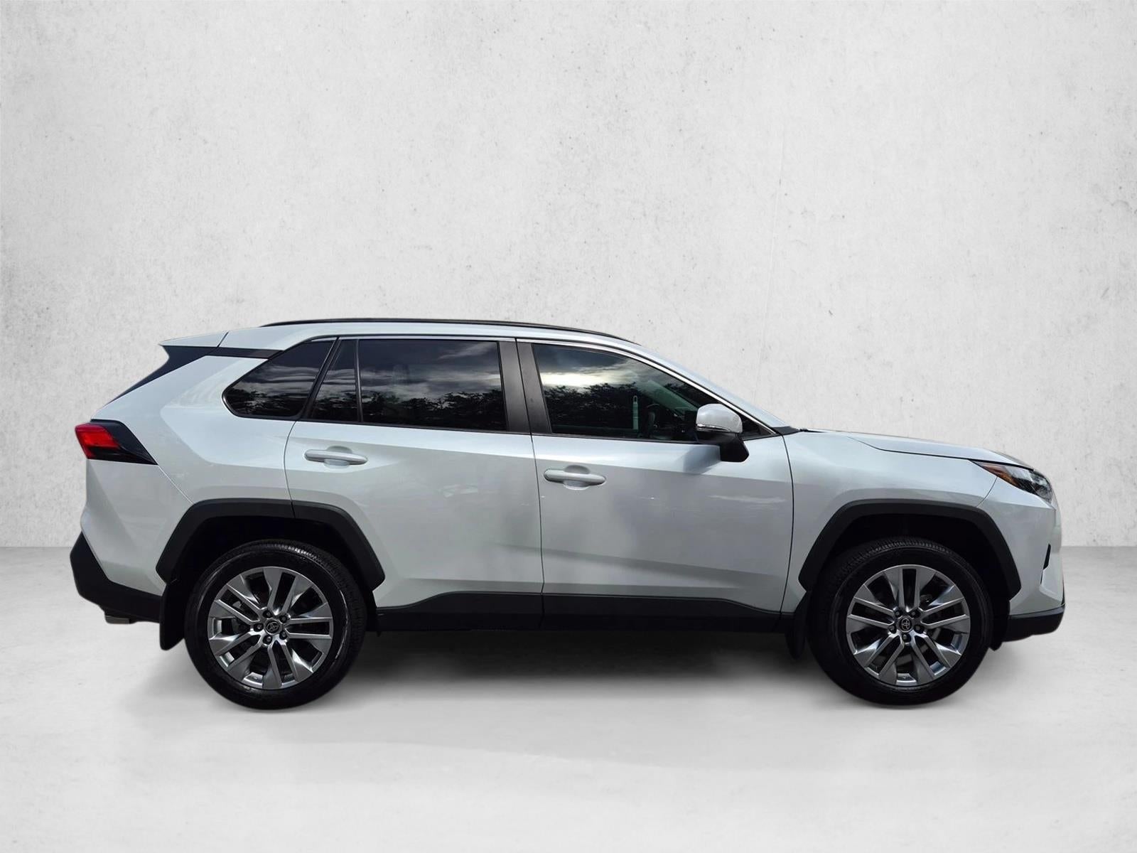 2025 Toyota RAV4 XLE Premium FWD (Natl)