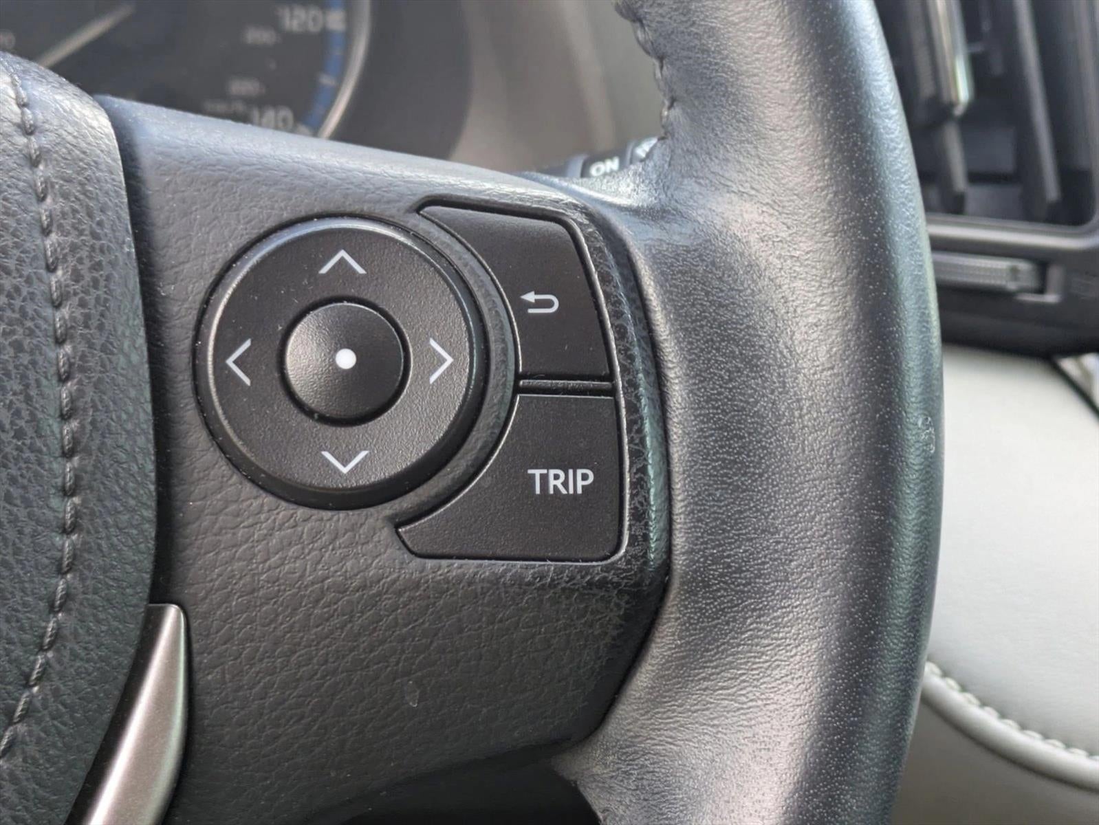 2016 Toyota RAV4 FWD 4dr XLE (GS)