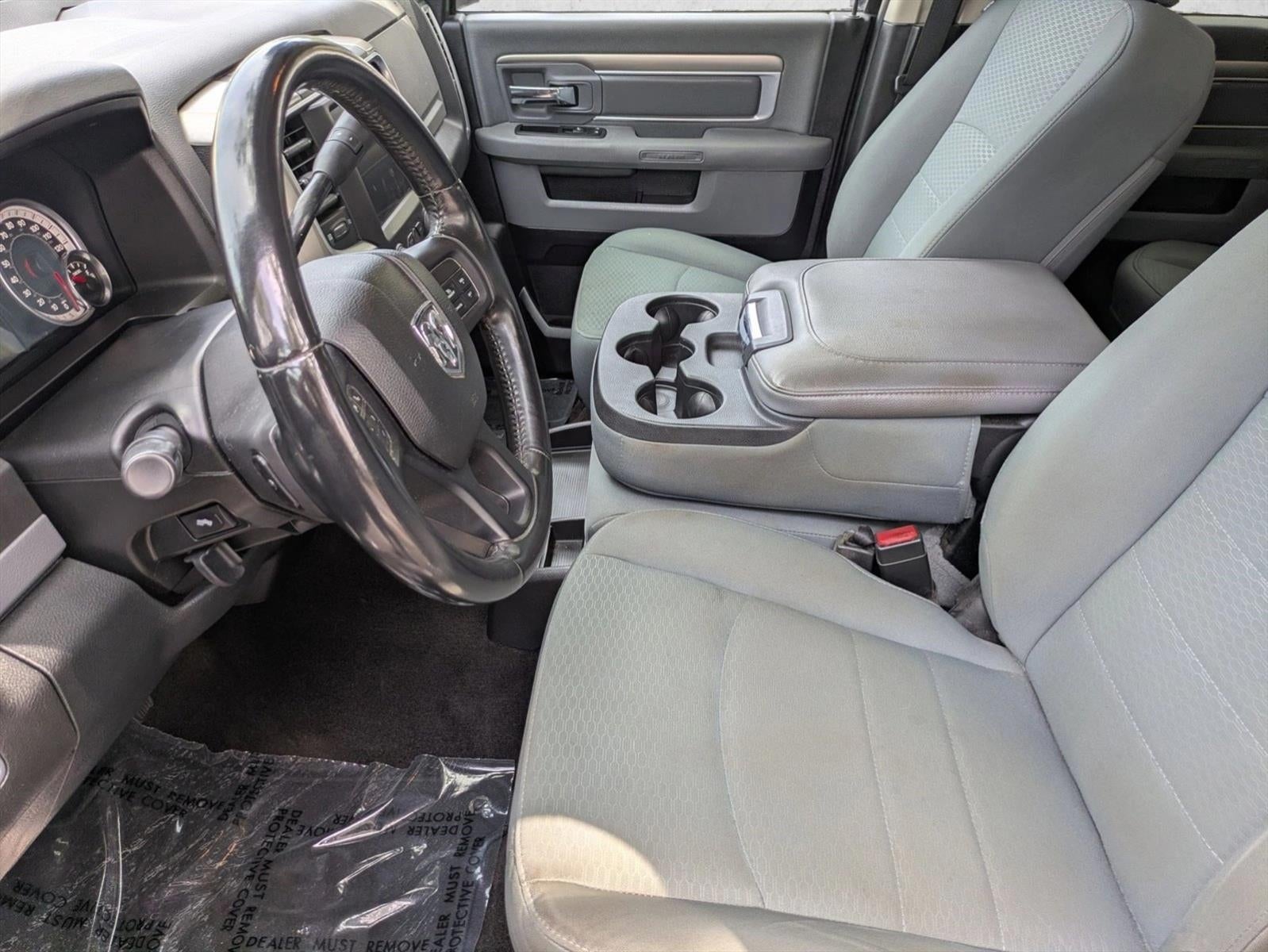 2015 RAM 2500 4WD Crew Cab 6.4 Ft Box SLT