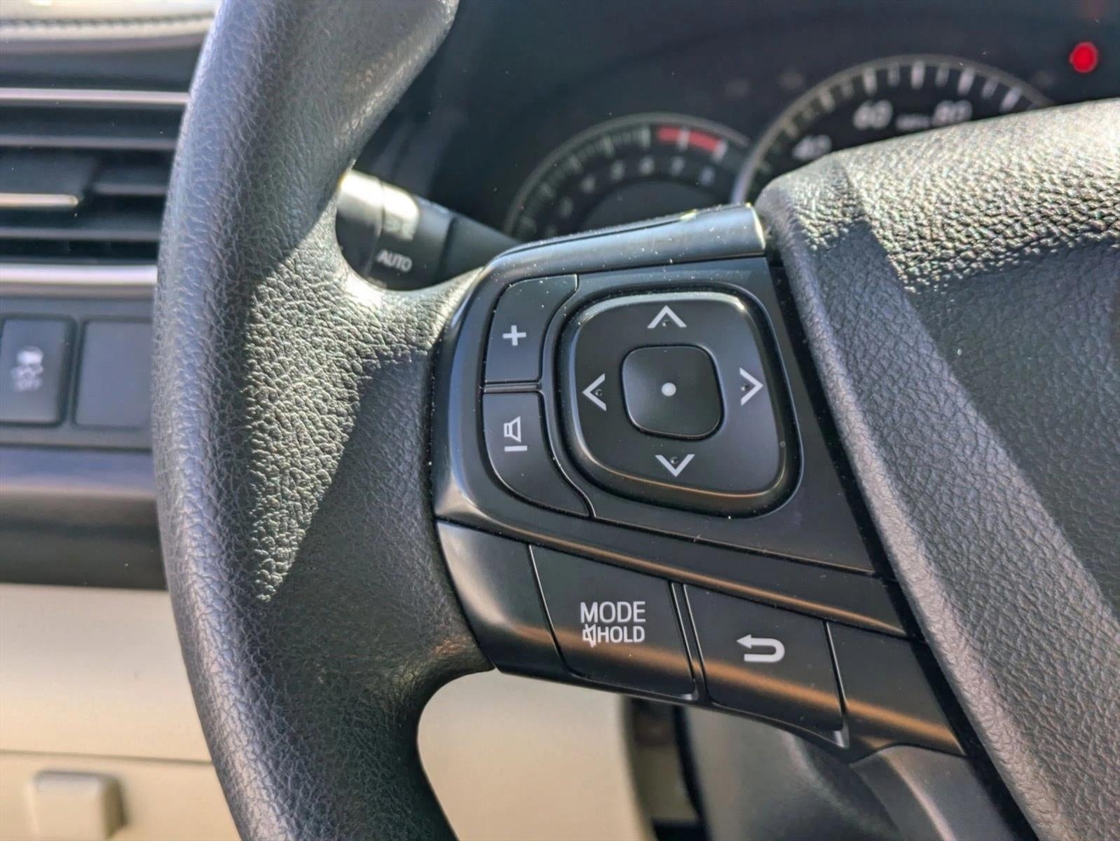 2015 Toyota Camry 4dr Sdn I4 Auto LE (Natl)