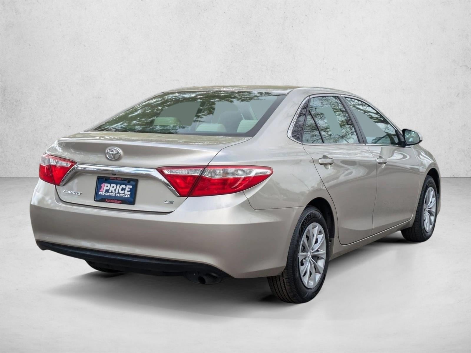 2015 Toyota Camry 4dr Sdn I4 Auto LE (Natl)