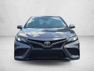 2021 Toyota Camry SE Auto (SE)