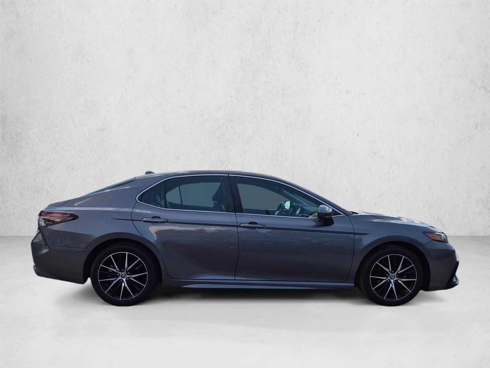 2021 Toyota Camry SE Auto (SE)