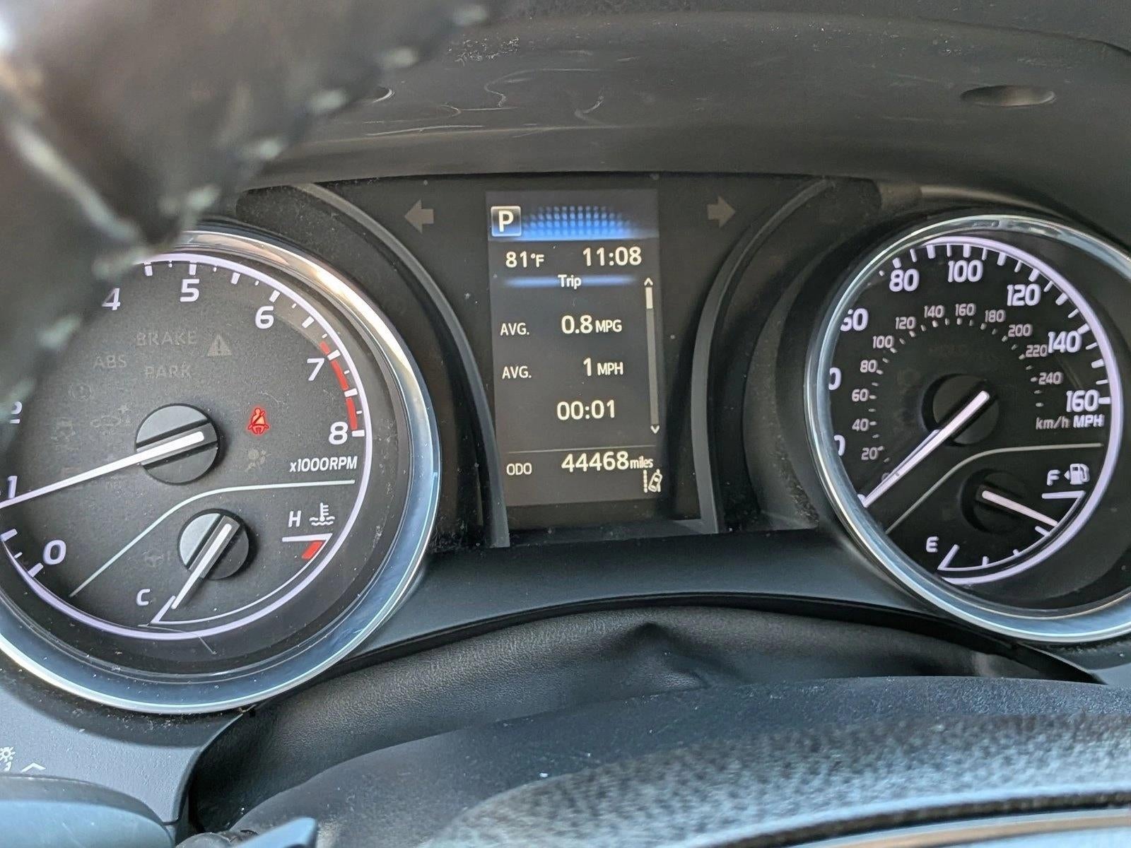 2020 Toyota Camry SE Auto (SE)