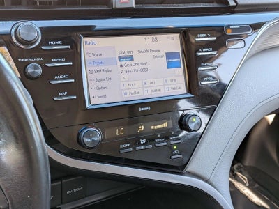 2020 Toyota Camry SE Auto (SE)