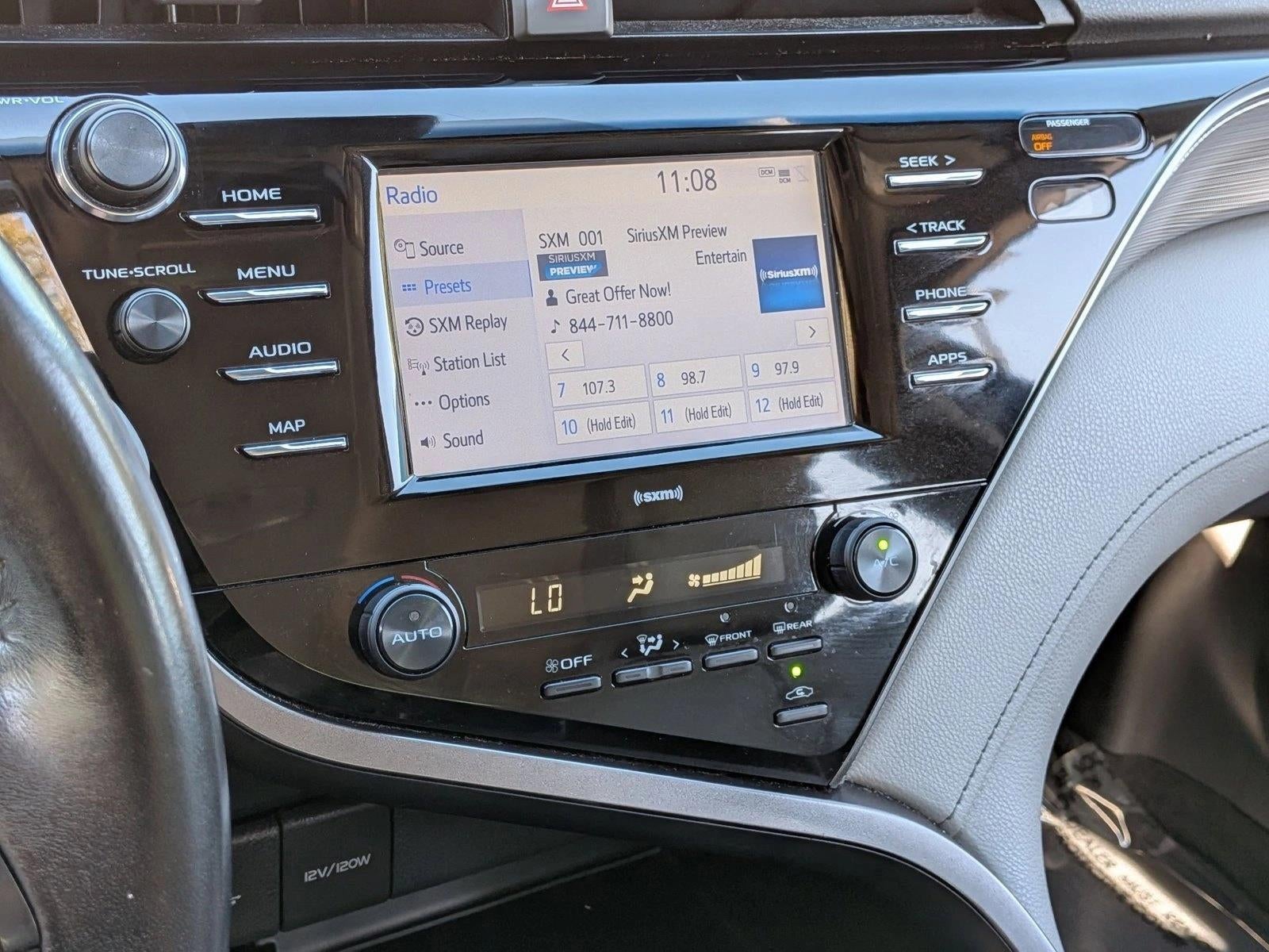 2020 Toyota Camry SE Auto (SE)