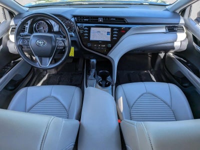 2020 Toyota Camry SE Auto (SE)