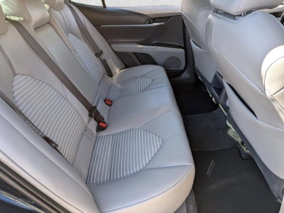 2020 Toyota Camry SE Auto (SE)