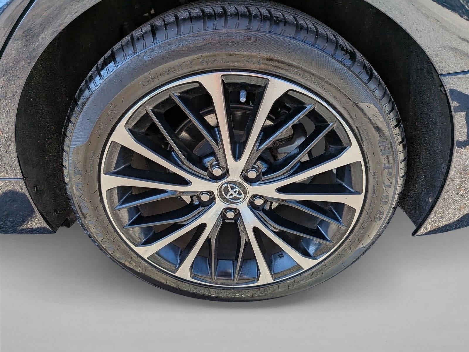 2020 Toyota Camry SE Auto (SE)