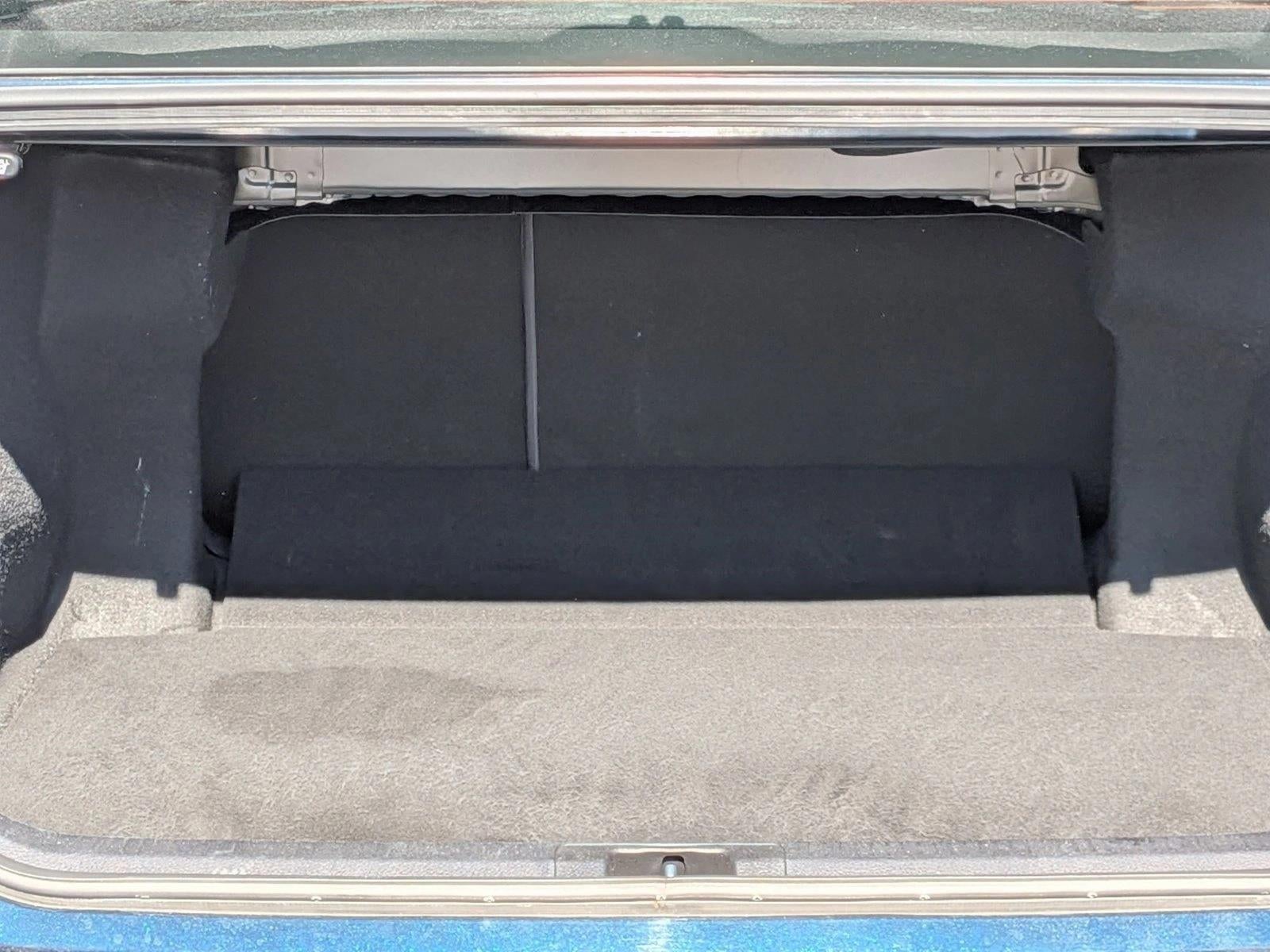 2020 Toyota Camry SE Auto (SE)