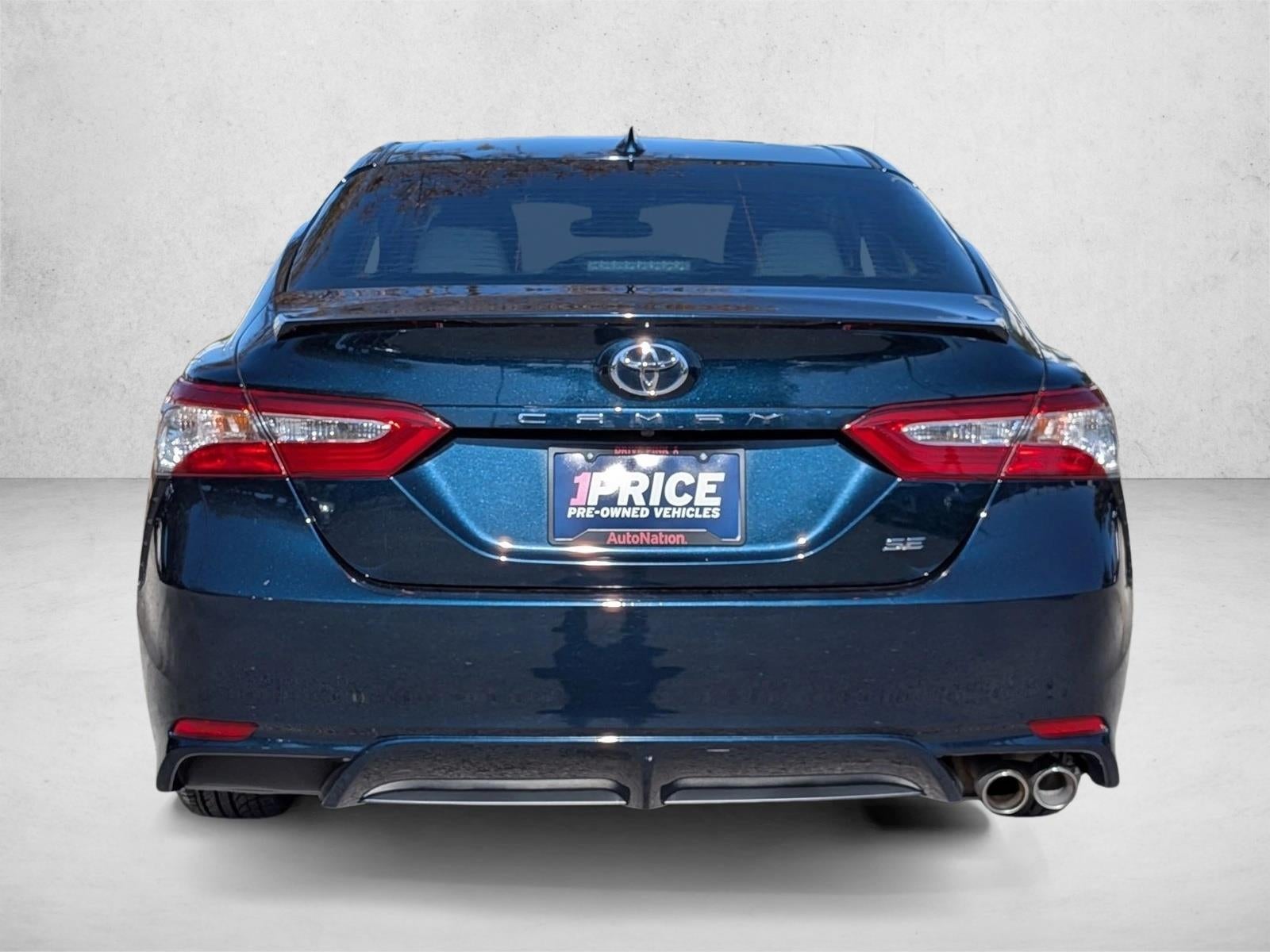 2020 Toyota Camry SE Auto (SE)