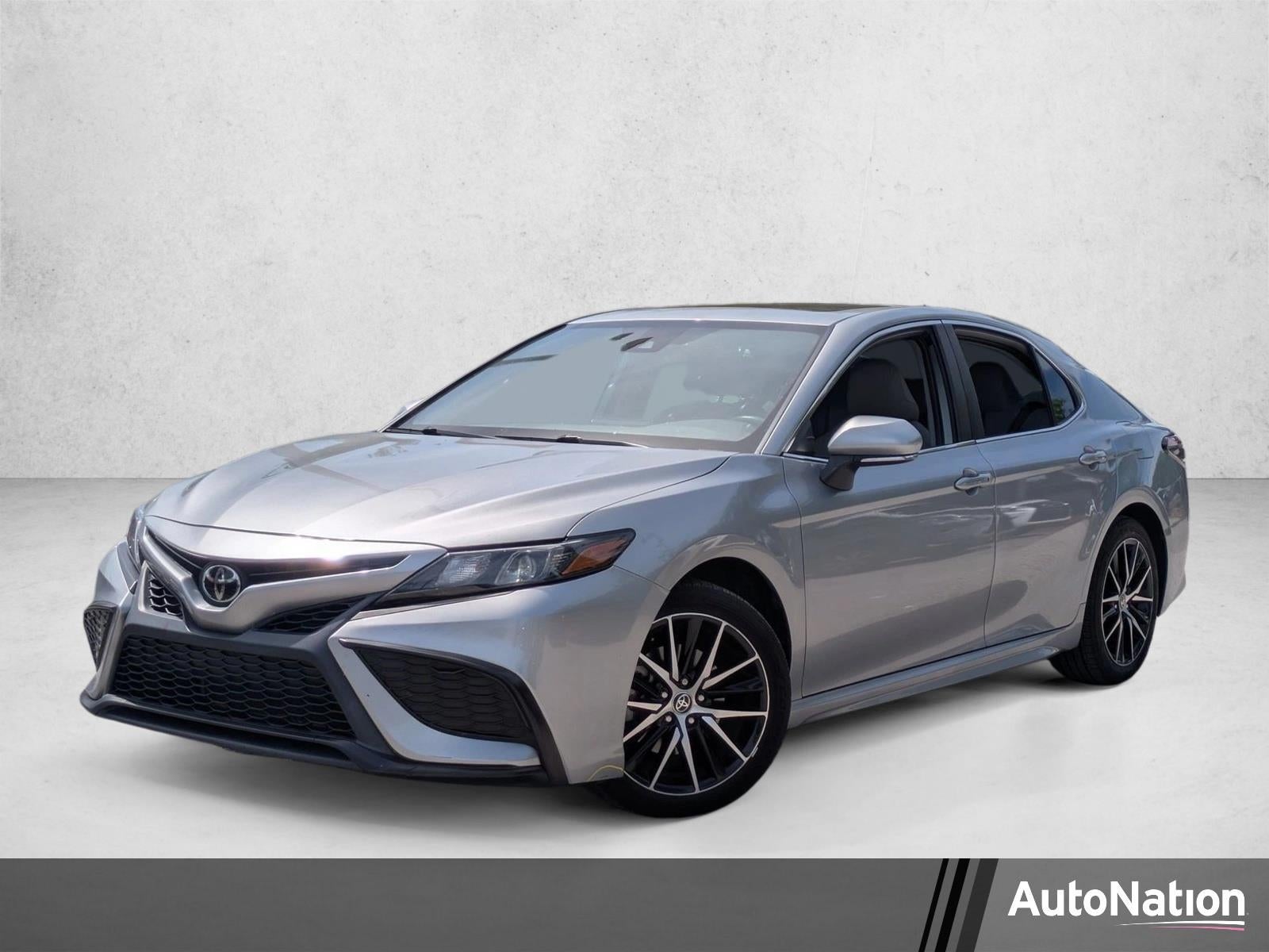 2022 Toyota Camry SE Auto (SE)