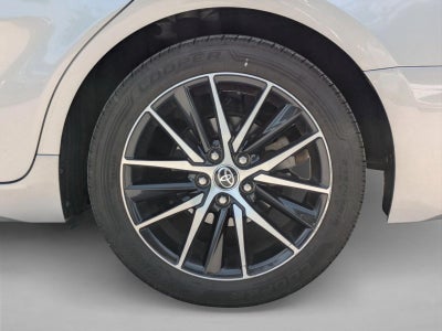 2022 Toyota Camry SE Auto (SE)