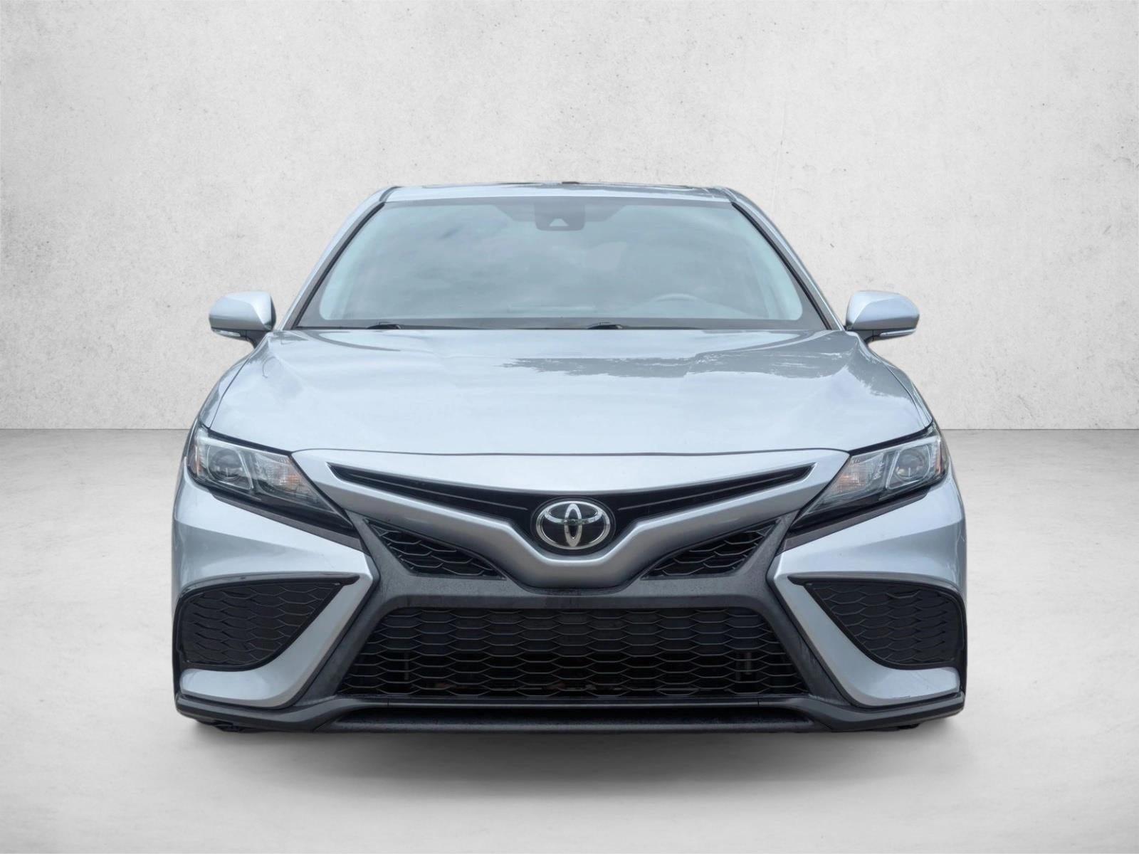 2022 Toyota Camry SE Auto (SE)