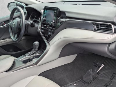 2022 Toyota Camry SE Auto (SE)