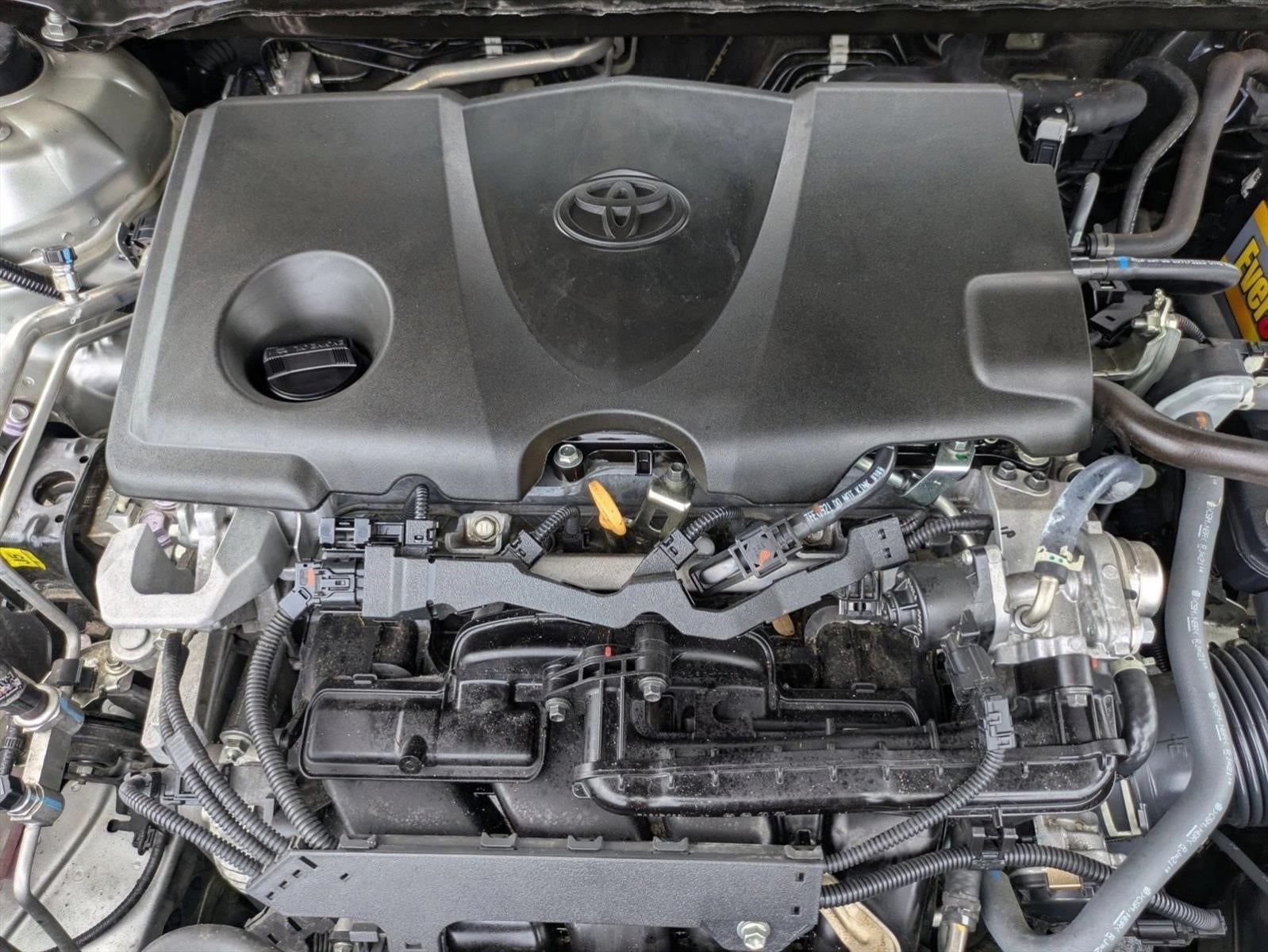 2022 Toyota Camry SE Auto (SE)