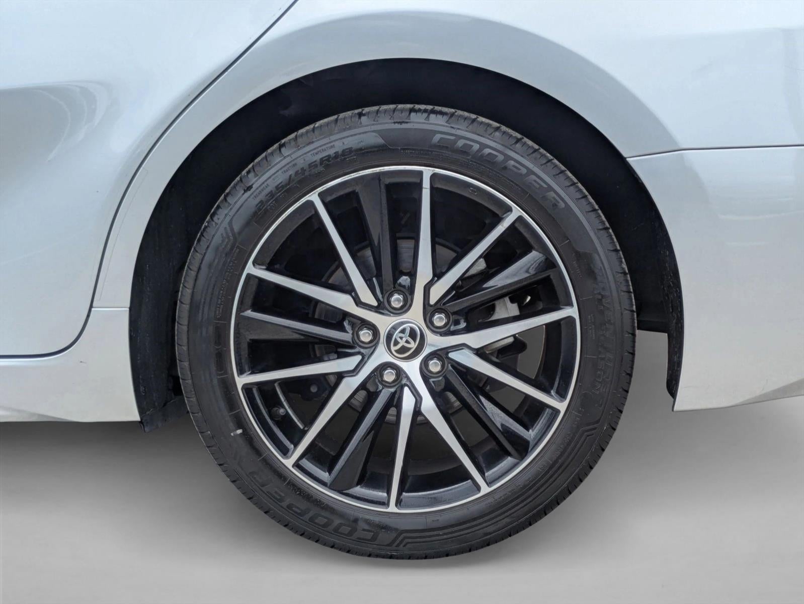 2022 Toyota Camry SE Auto (SE)