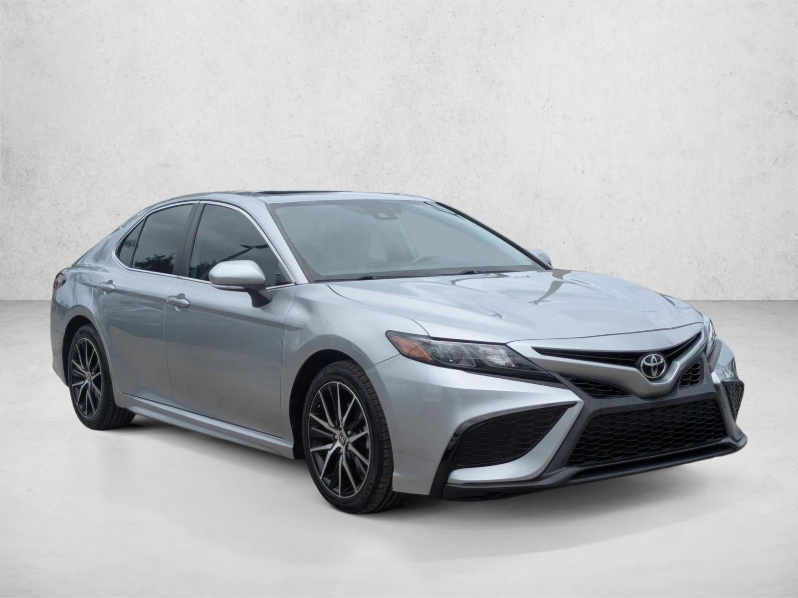 2022 Toyota Camry SE Auto (SE)
