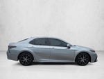 2022 Toyota Camry SE Auto (SE)