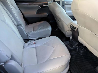 2022 Toyota Highlander Hybrid Platinum AWD (Natl)