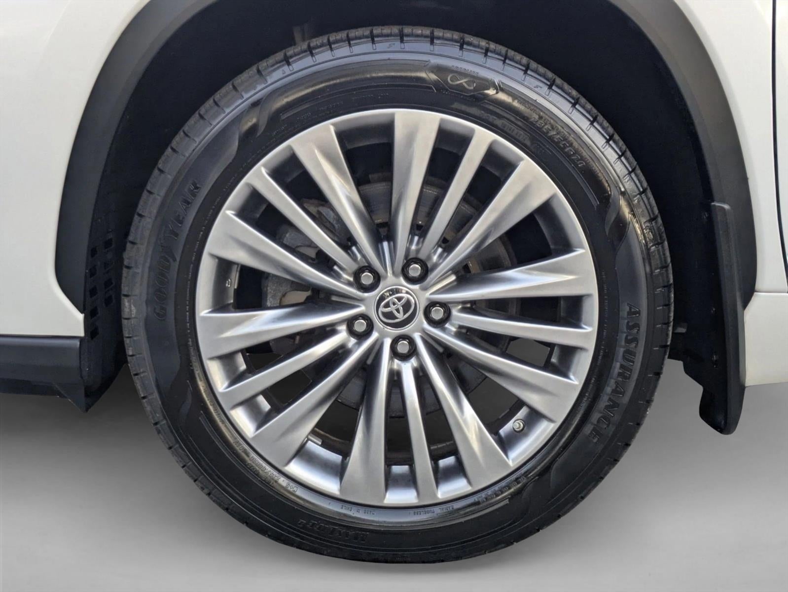 2022 Toyota Highlander Hybrid Platinum AWD (Natl)