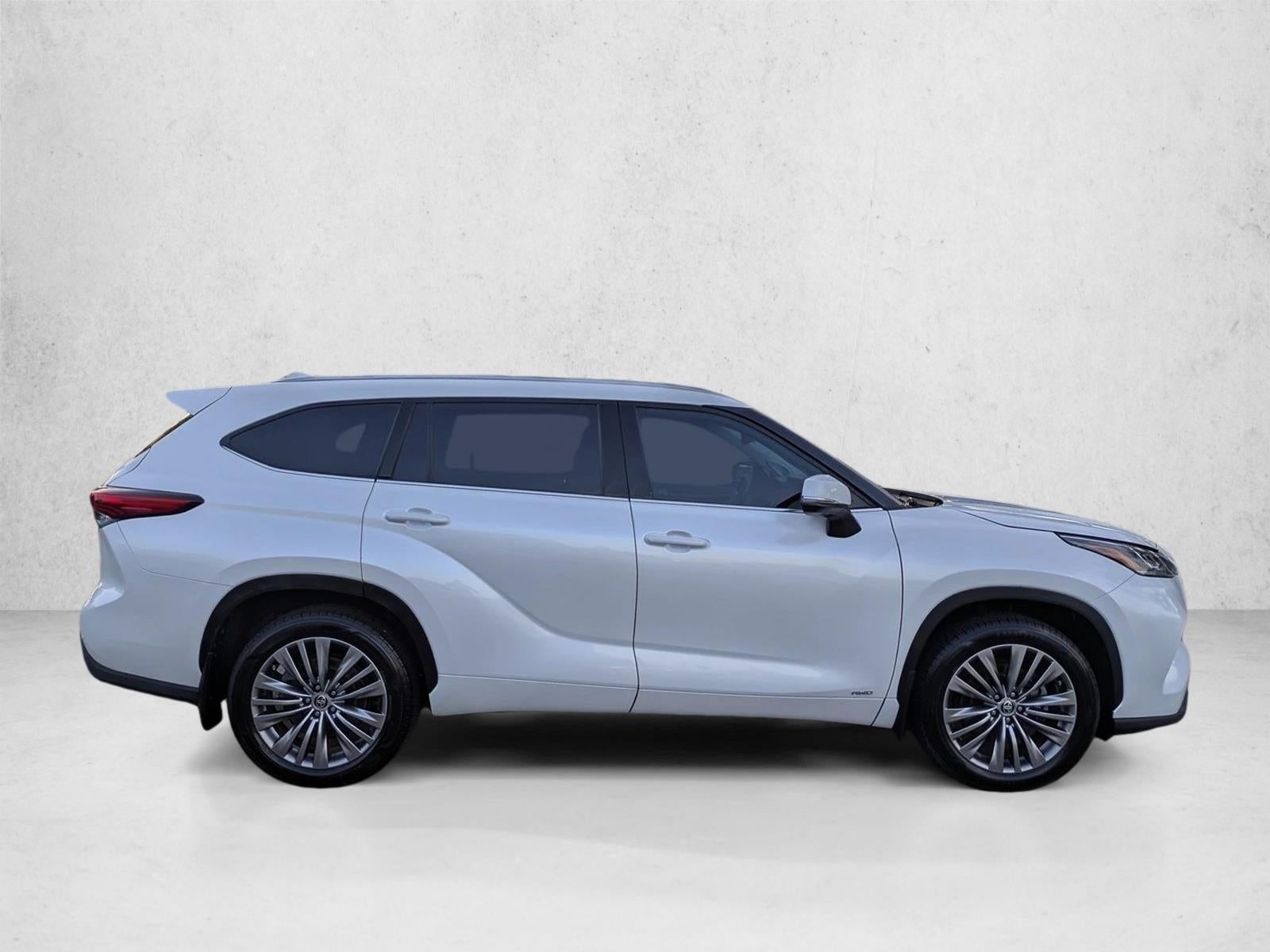 2022 Toyota Highlander Hybrid Platinum AWD (Natl)