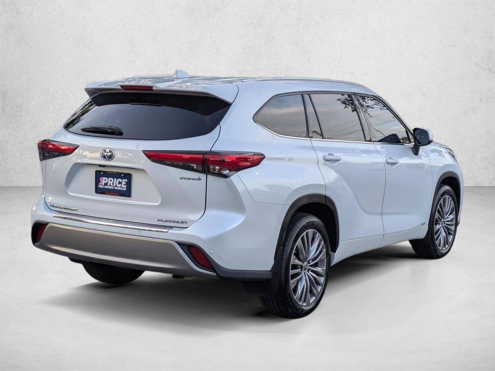 2022 Toyota Highlander Hybrid Platinum AWD (Natl)