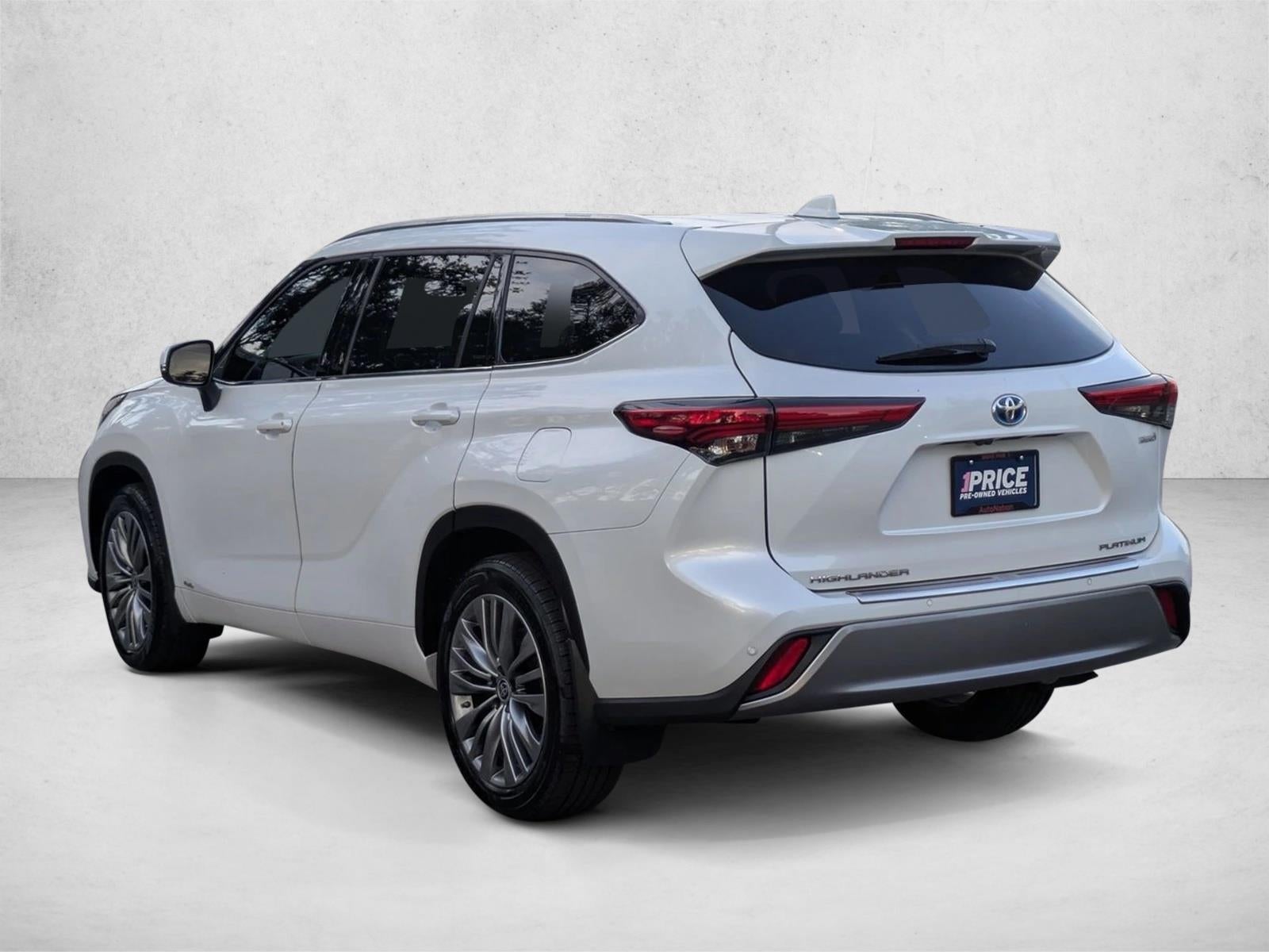 2022 Toyota Highlander Hybrid Platinum AWD (Natl)