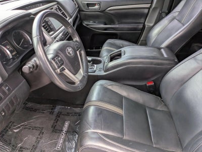 2017 Toyota Highlander SE V6 FWD (Natl)