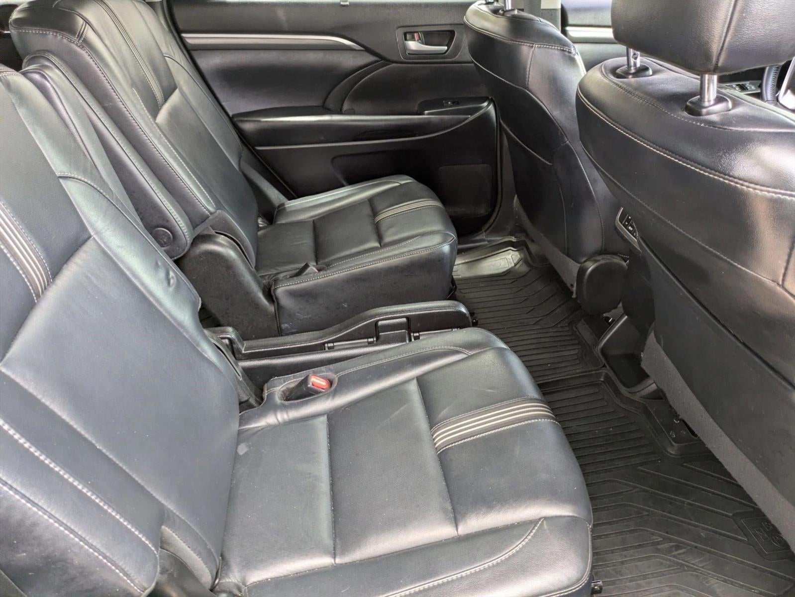2017 Toyota Highlander SE V6 FWD (Natl)