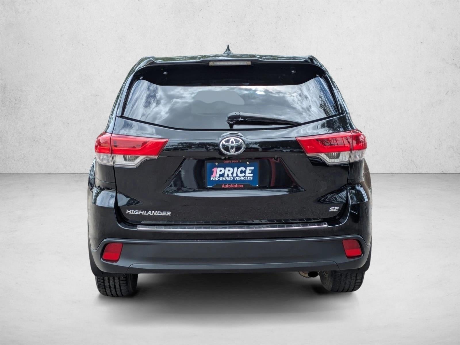 2017 Toyota Highlander SE V6 FWD (Natl)