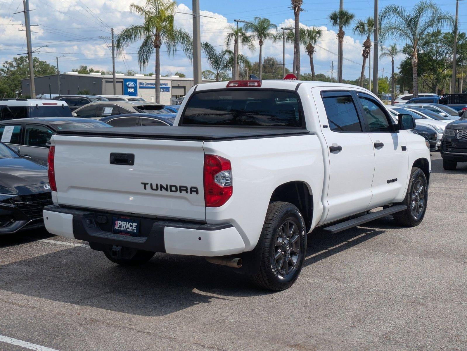 2021 Toyota Tundra 2WD 2WD SR5 CrewMax 5.5' Bed 5.7L (SE)