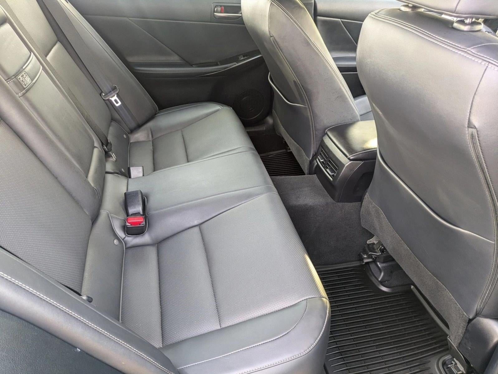 2025 Lexus IS 300 RWD