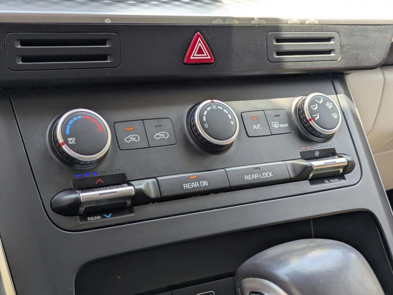 2024 Kia Carnival LX FWD w/Seat Pkg