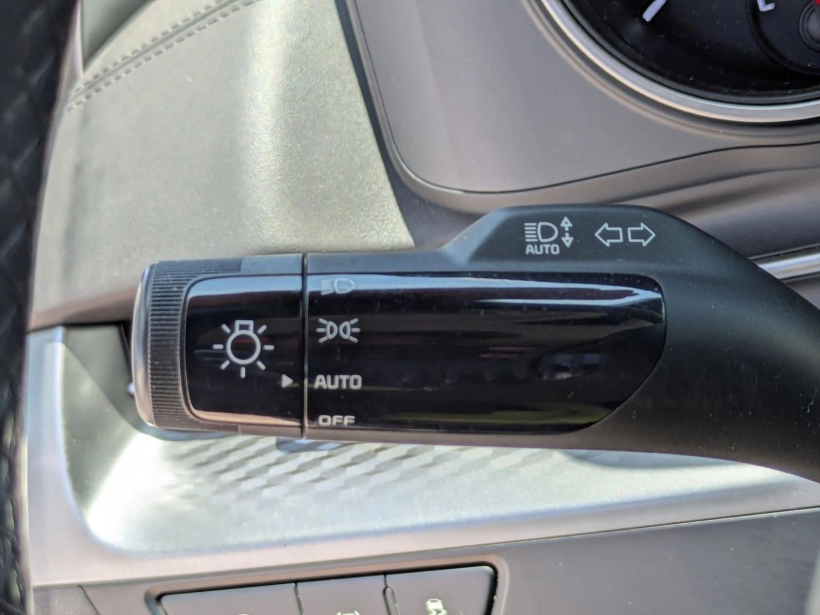 2024 Kia Carnival LX FWD w/Seat Pkg