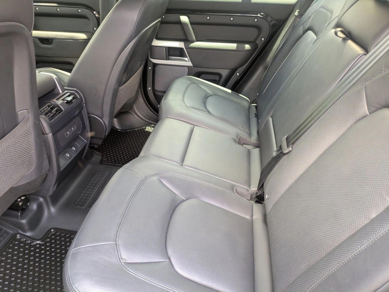 2024 Land Rover Defender 110 P300 S