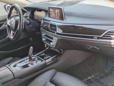 2020 BMW 745e xDrive iPerformance Plug-In Hybrid