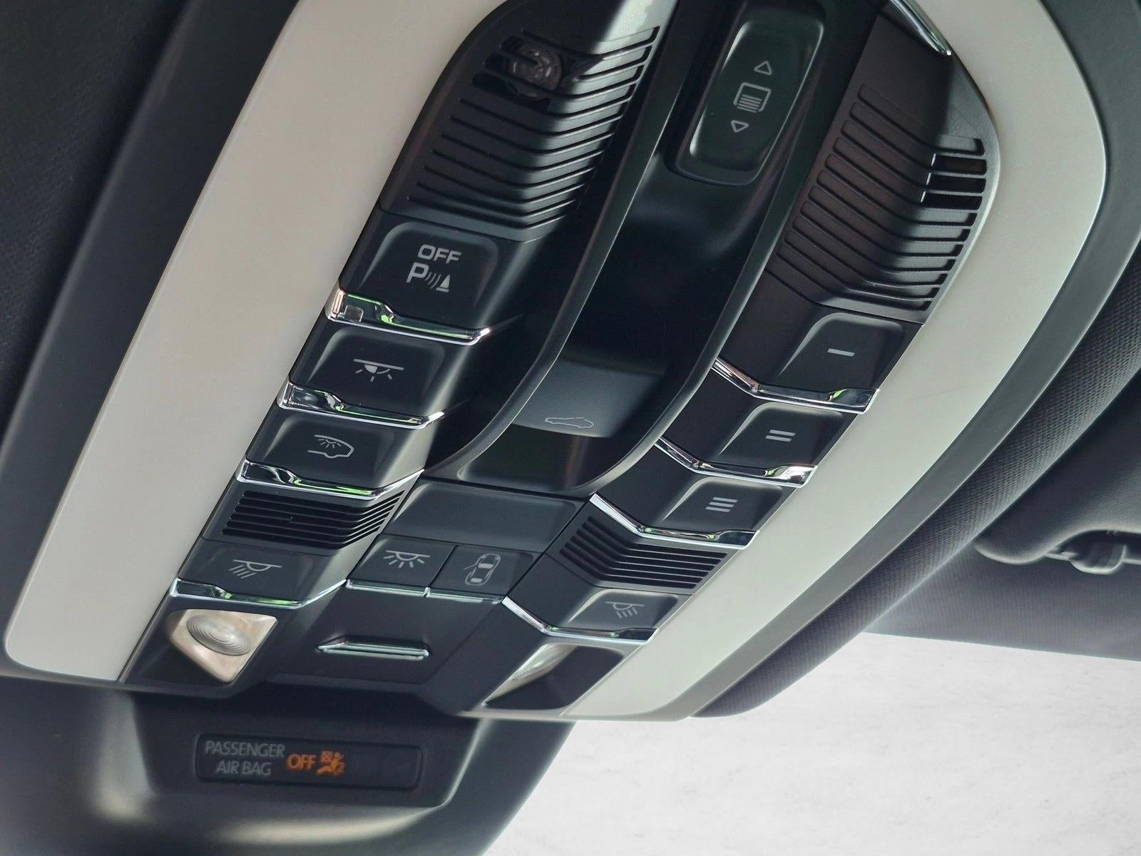2015 Porsche Macan AWD 4dr S