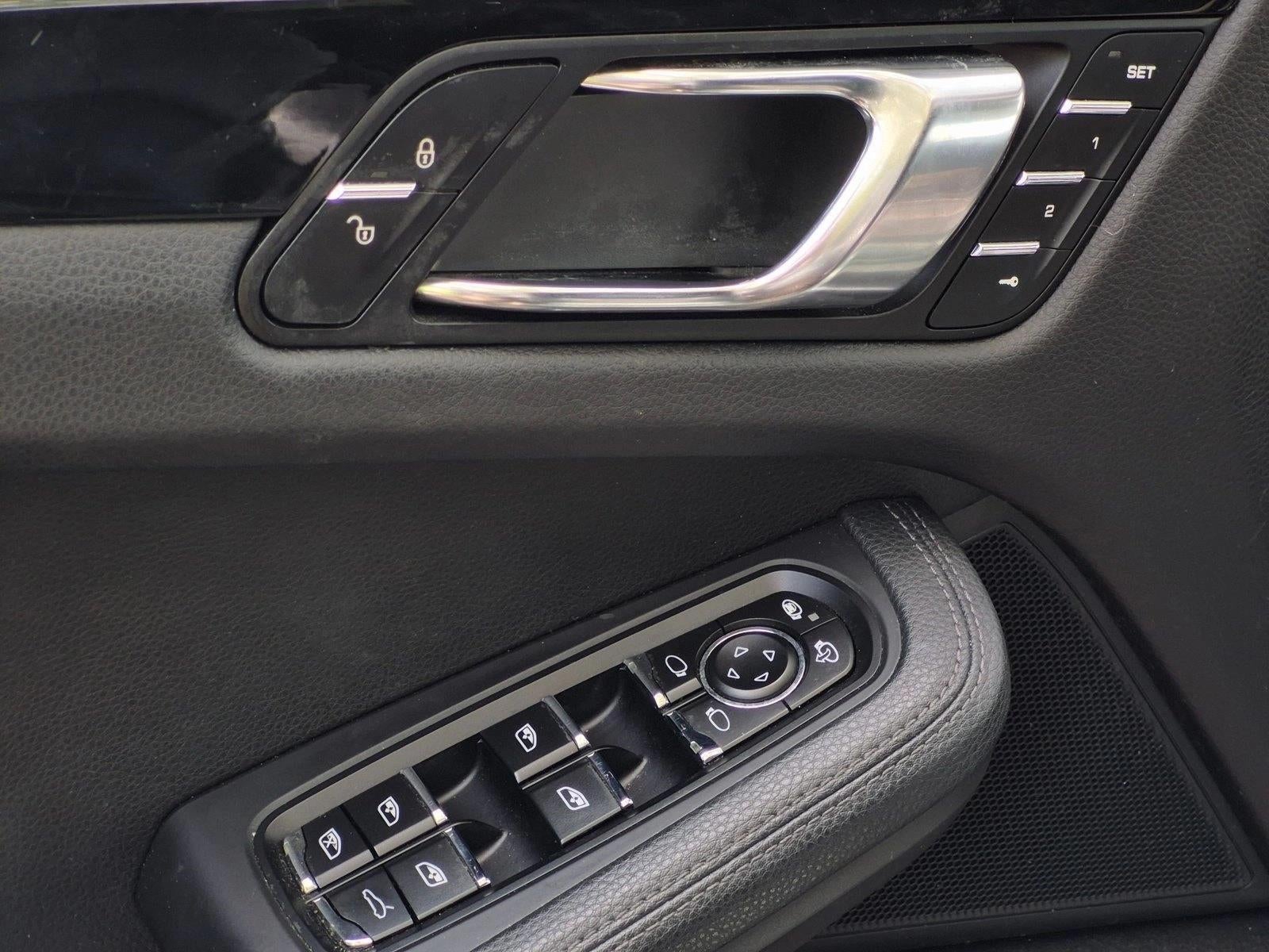 2015 Porsche Macan AWD 4dr S