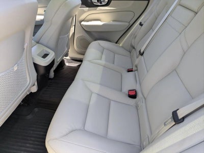 2021 Volvo XC60 T5 FWD Momentum
