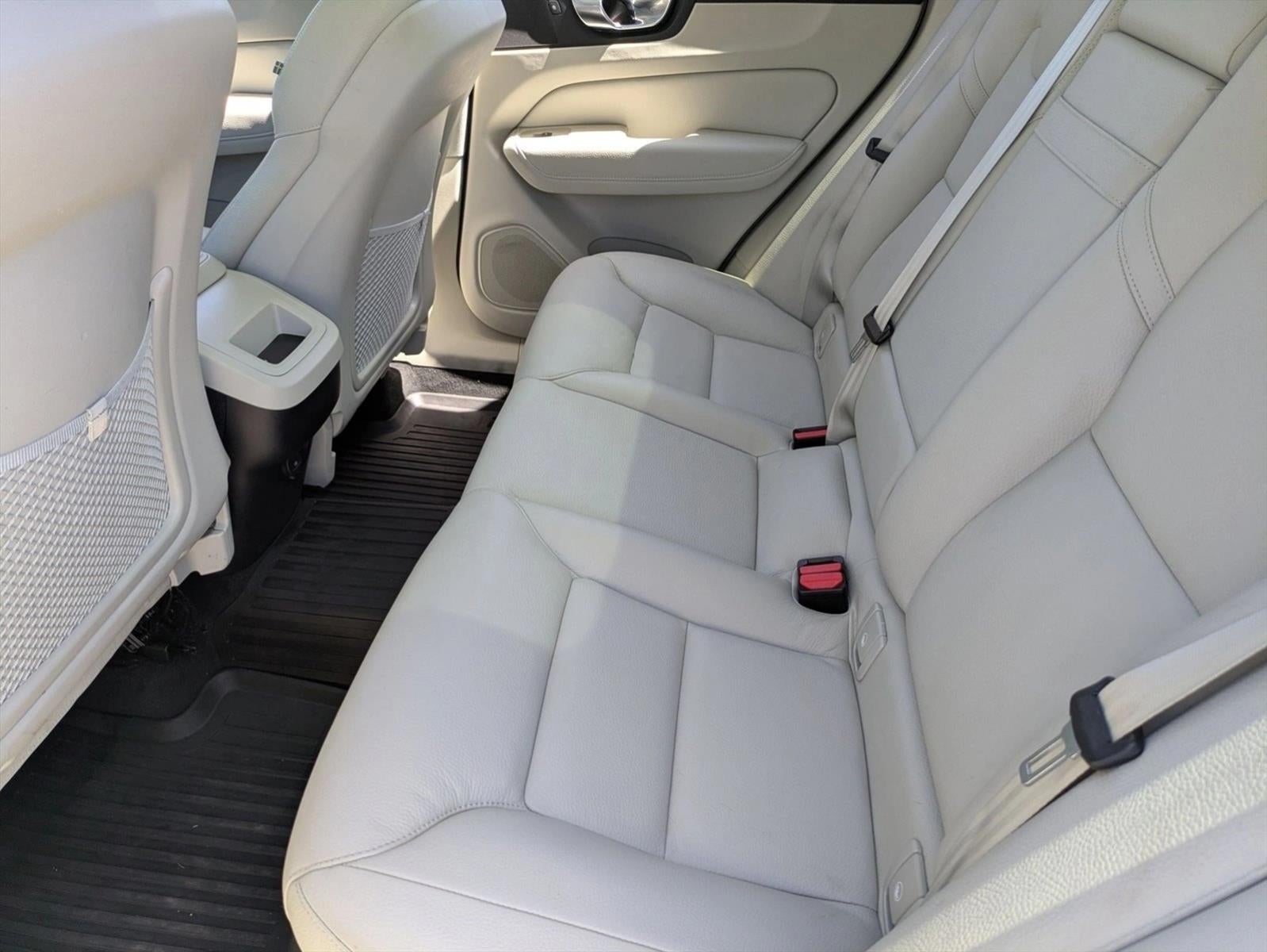 2021 Volvo XC60 T5 FWD Momentum